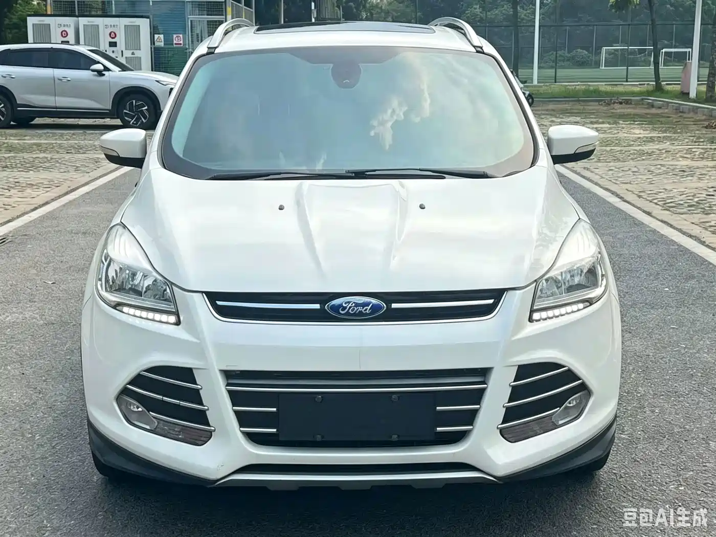 Фото 2 - Ford Kuga