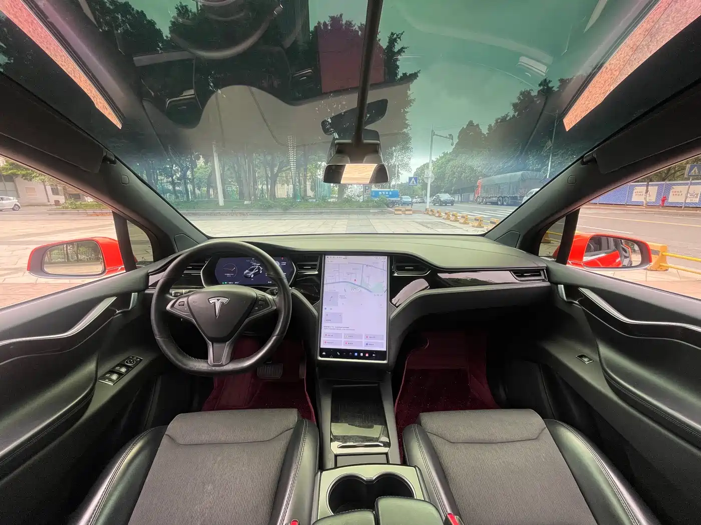 TESLA MODEL X