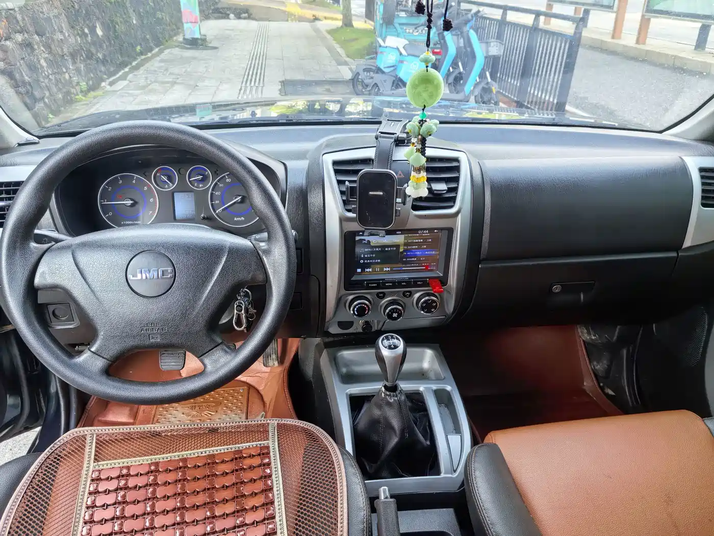 Jiangling Baodian 2017 2016 2.8T New Value Diesel 2WD Standard Cargo Luxury JX493ZLQ4G