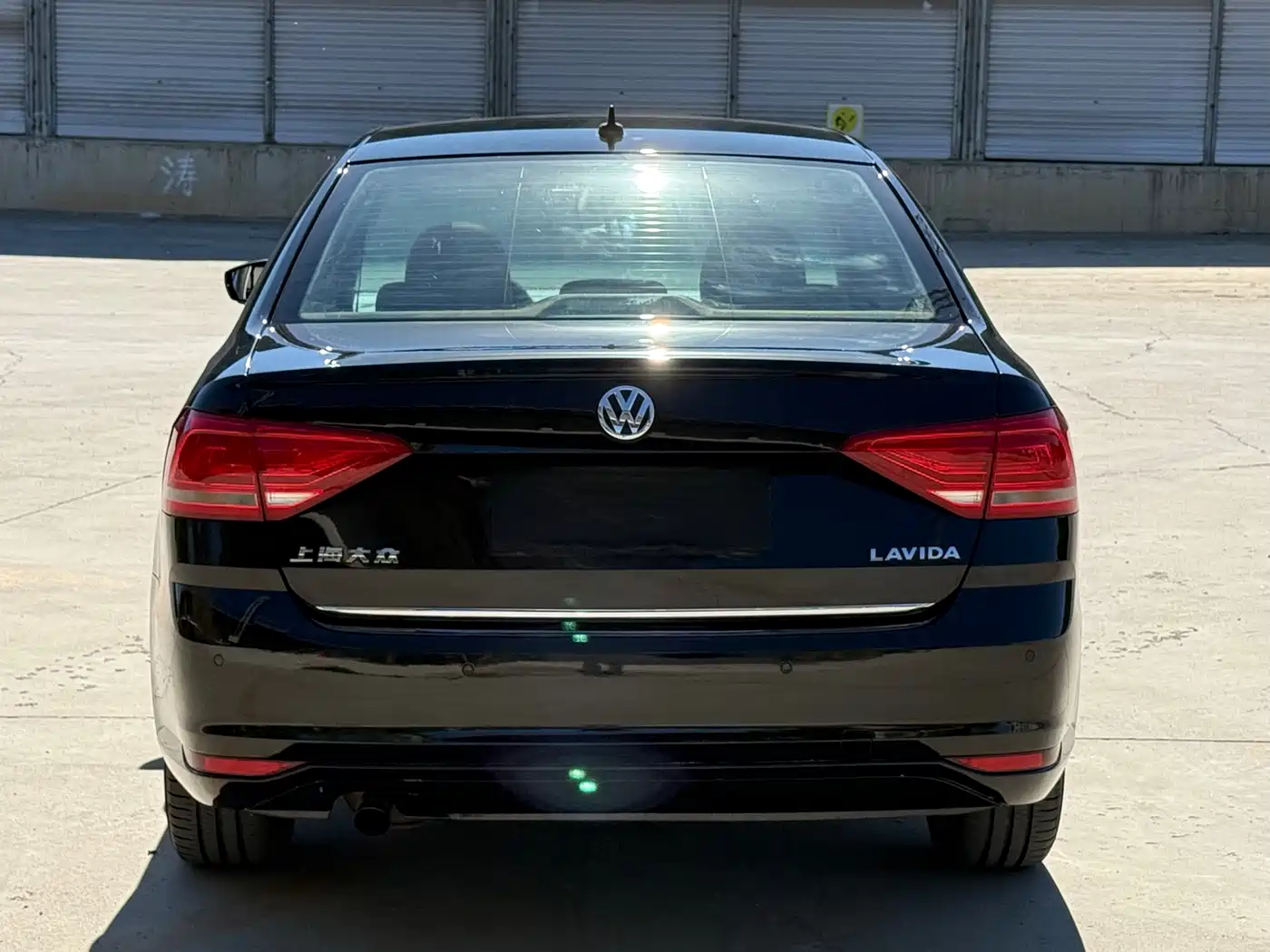 Volkswagen Lavida 2015 1.6L Automatic Comfort Edition фото 6
