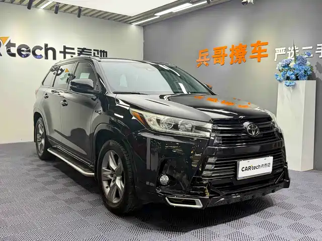 TOYOTA HIGHLANDER