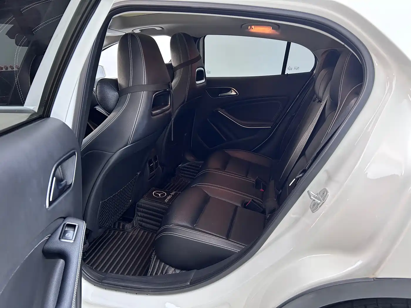Mercedes-Benz GLA 2016 GLA 200 Dynamic фото 9