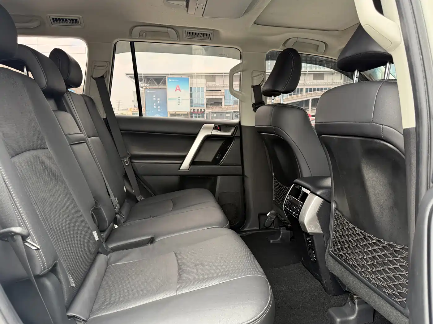Toyota Prado 2019 2018 3.5L Automatic TX-L NAVI Rear-mounted Spare Tire