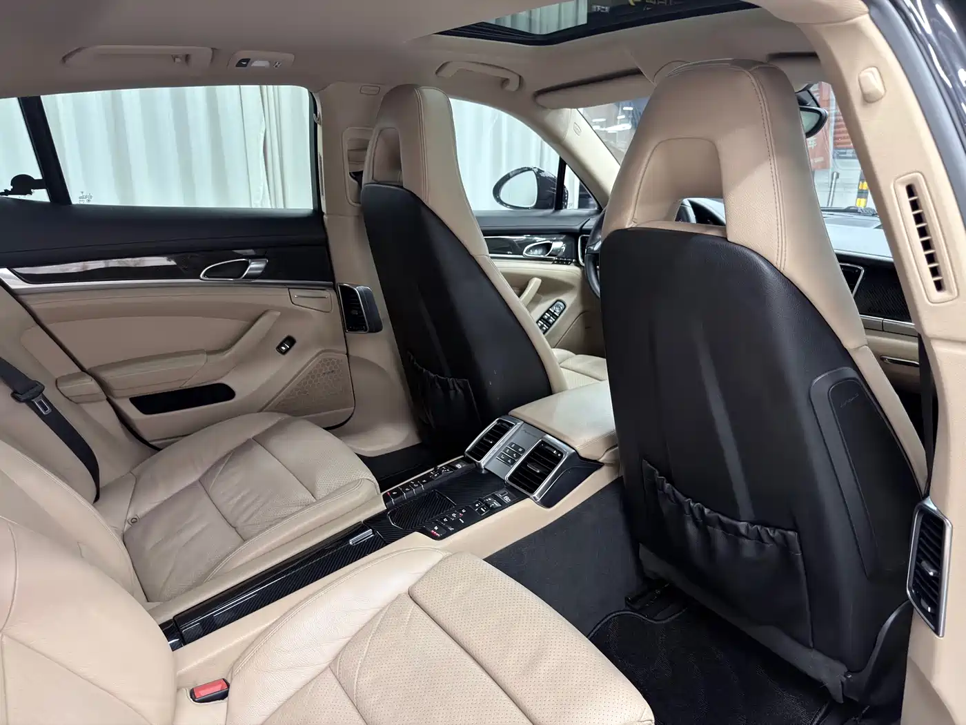 Porsche Panamera 2013 Panamera 4 Platinum Edition 3.6L фото 23