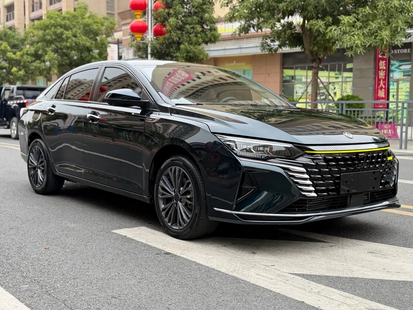 DONGFENG YI HYUN MAX