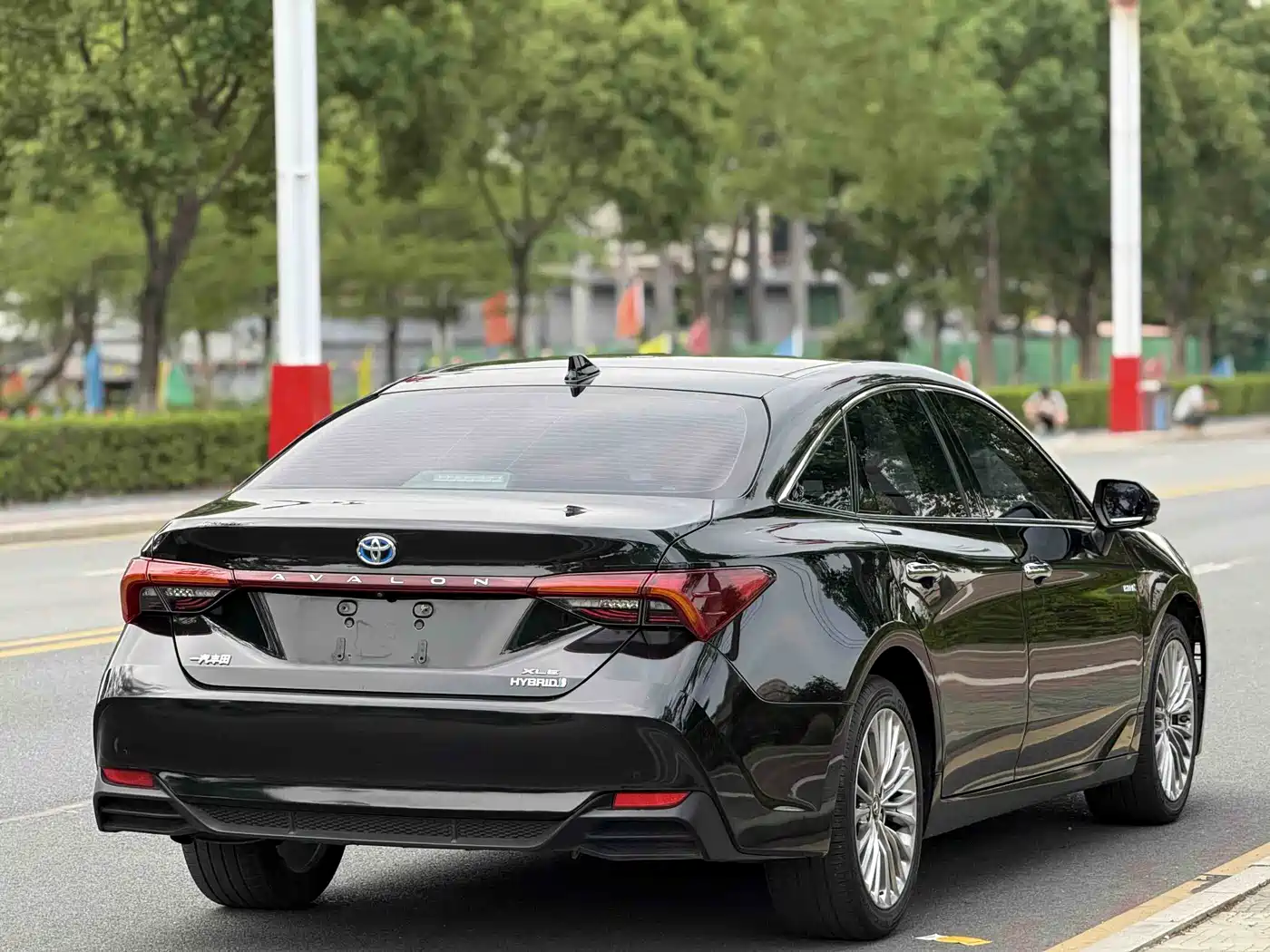 Toyota Avalon 2019 Hybrid 2.5L XLE Premium Edition China VI фото 6