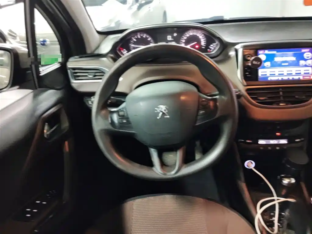 Peugeot 2008 2016 230THP Automatic Fashion фото 17