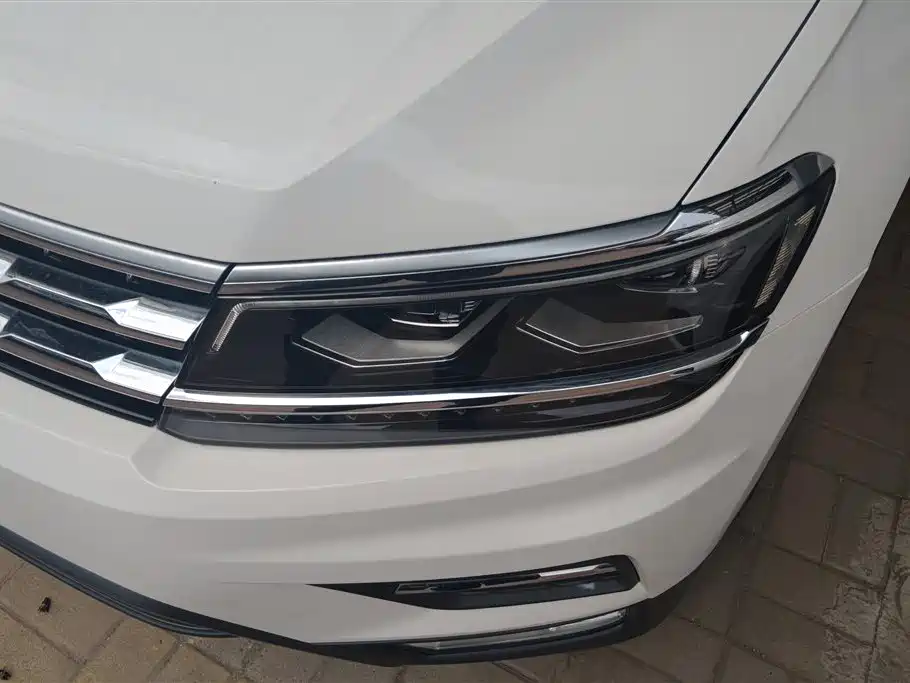 Volkswagen Tiguan L 2018 380TSI Automatic AWD Luxury Edition фото 5