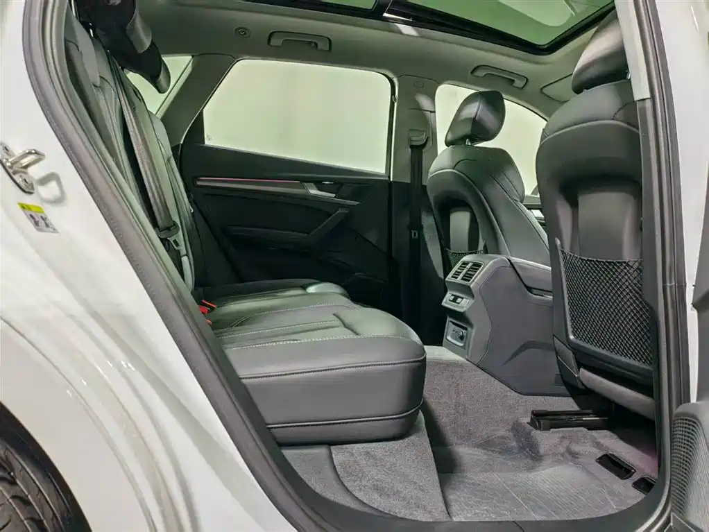 Audi Q5L 2022 45T Luxury Dynamic фото 6