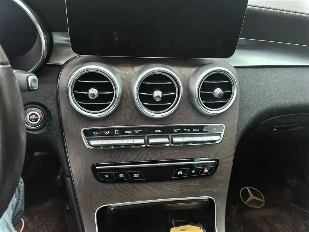 Mercedes-Benz GLC 2020 GLC 260 L 4MATIC Luxury фото 16