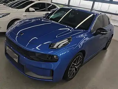 Lynk & Co 03