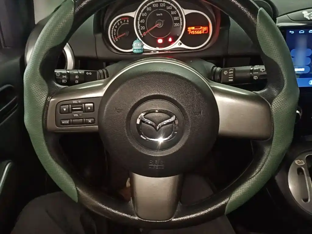 Mazda 2 2015 2012 Hatchback Dynamic 1.5L Automatic Value Edition