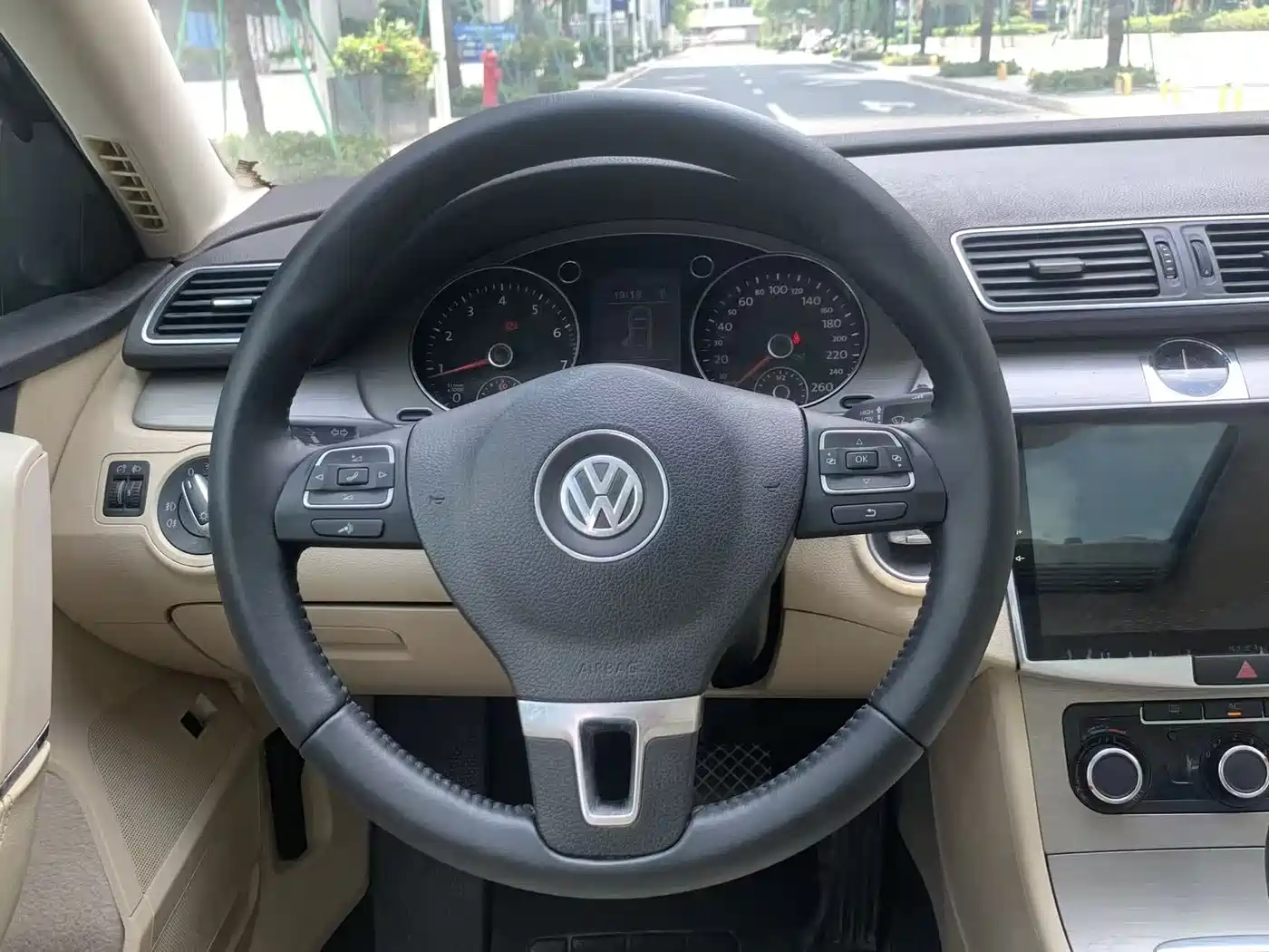 Volkswagen Magotan 2012 Facelift 1.8TSI Luxury фото 14