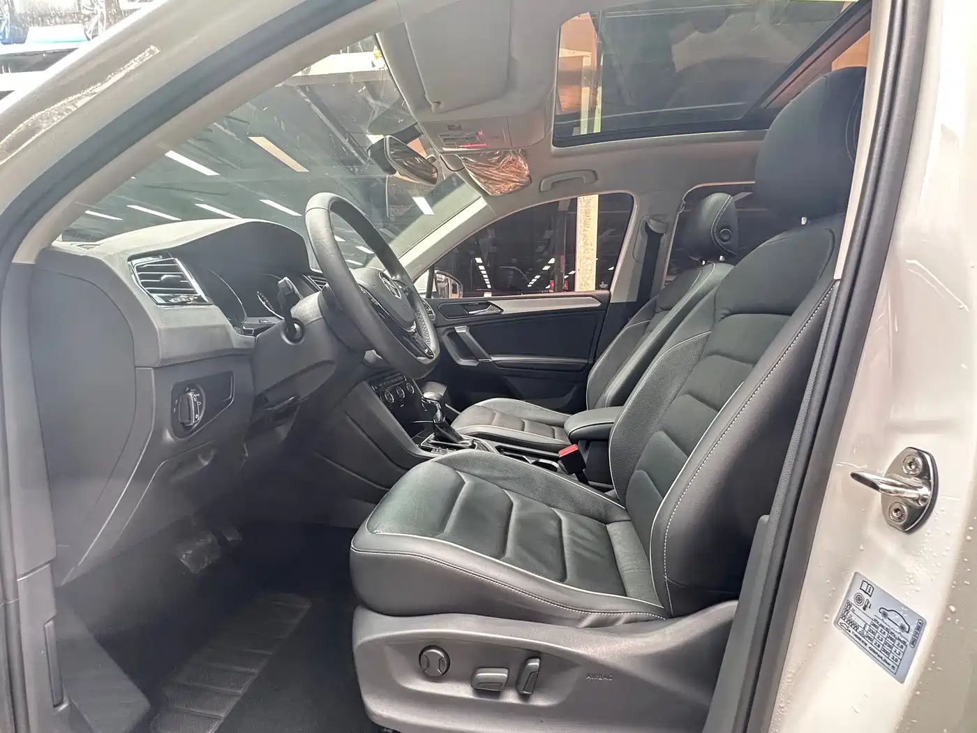 Volkswagen Tiguan L 2017 330TSI Automatic 2WD Flagship Edition фото 8