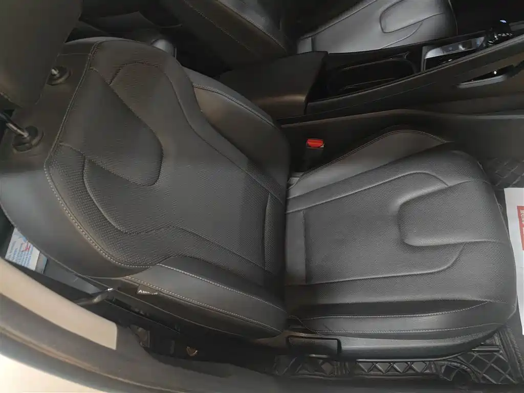 Hyundai Elantra 2023 Model 1.5L CVT LUX Premium Edition фото 25