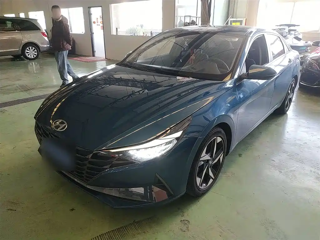 Hyundai Elantra 2021 1.5L CVT LUX Premium Edition