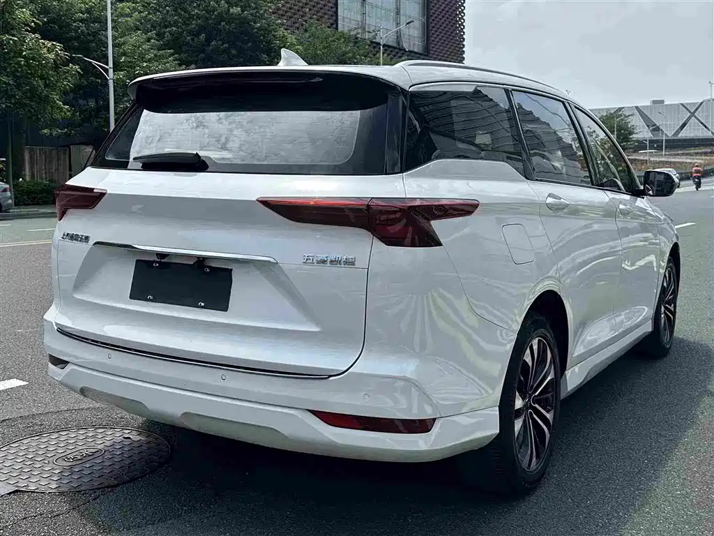 Photo 7 - Wuling Motors Wuling Victory
