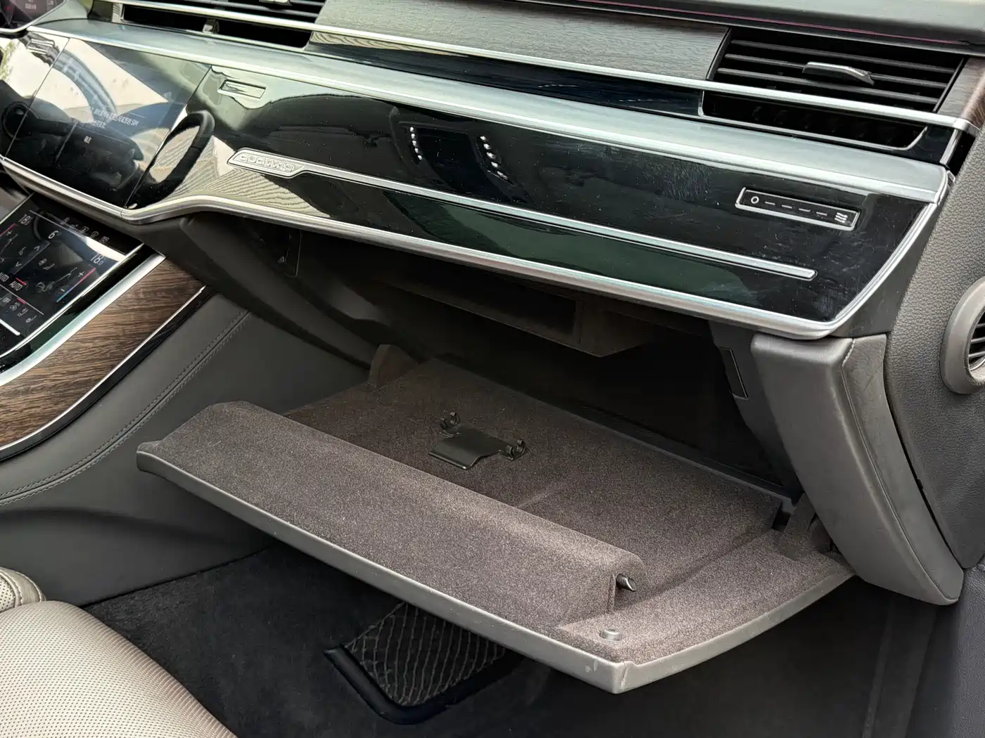 Audi A8 2019 Plus A8L 55 TFSI quattro Prestige фото 17