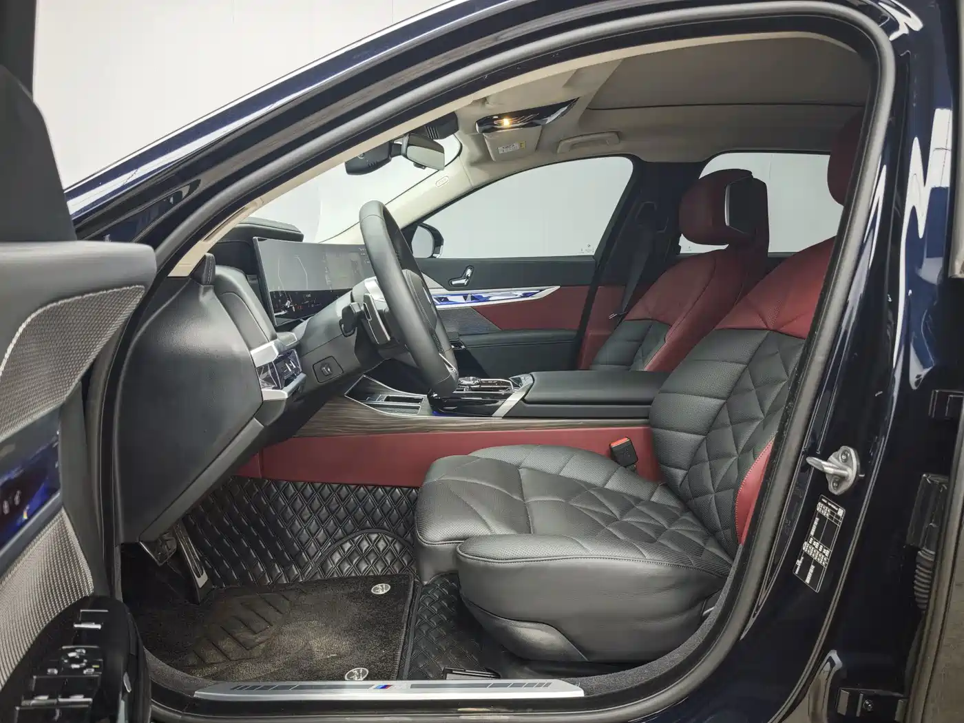 BMW 7-SERIES
