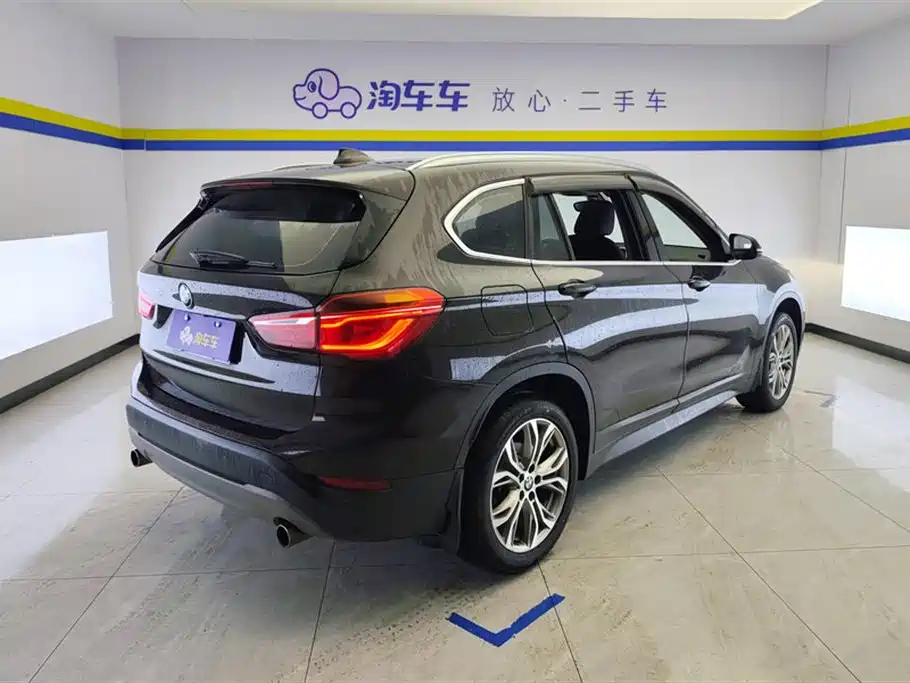 BMW X1 2019 sDrive20Li Leading Model фото 3