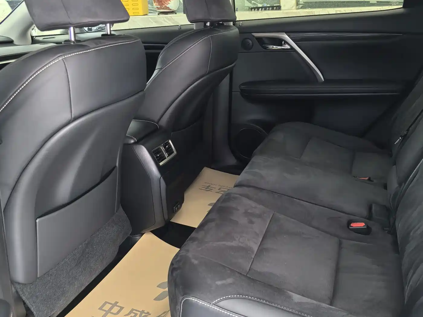Фото 7 - Lexus RX