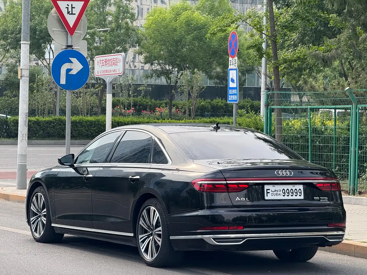 Audi A8 2019 Plus A8L 55 TFSI quattro Prestige фото 5