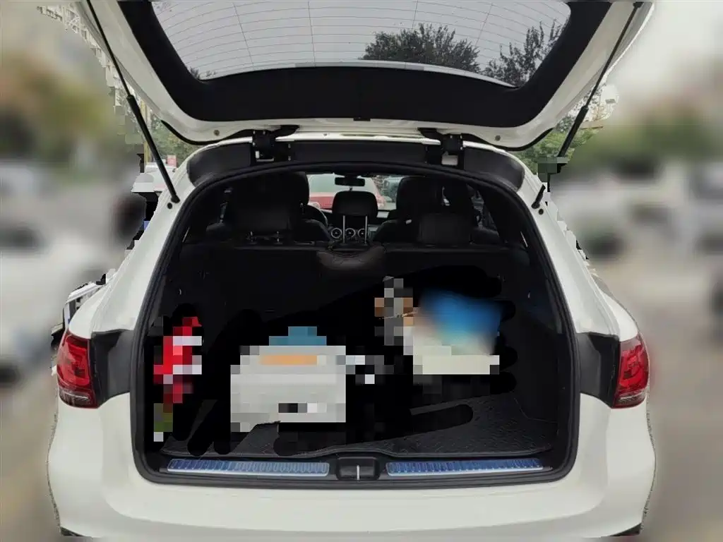 MERCEDES-BENZ GLC