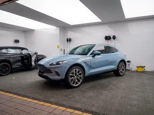 Aston Martin DBX 2022 3.0T STRAIGHT-SIX