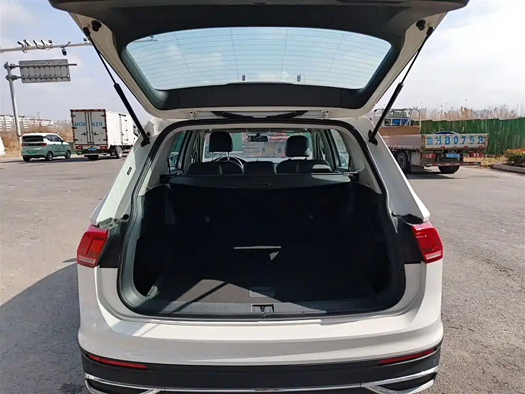 Volkswagen Tiguan L 2022 330TSI Automatic 2WD Comfort Edition фото 15