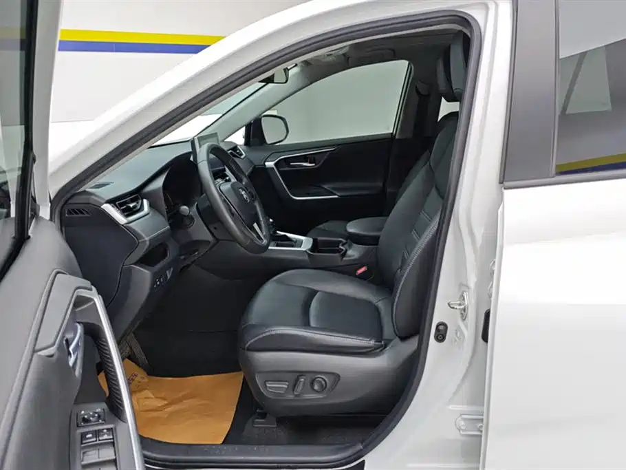 Toyota RAV4 Rongfang 2021 2.0L CVT 2WD Trend PLUS фото 9