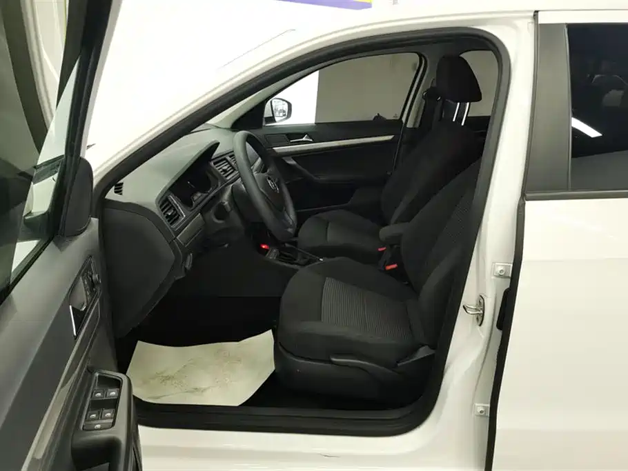 Volkswagen Lavida 2017 1.6L Automatic Trend Edition фото 9