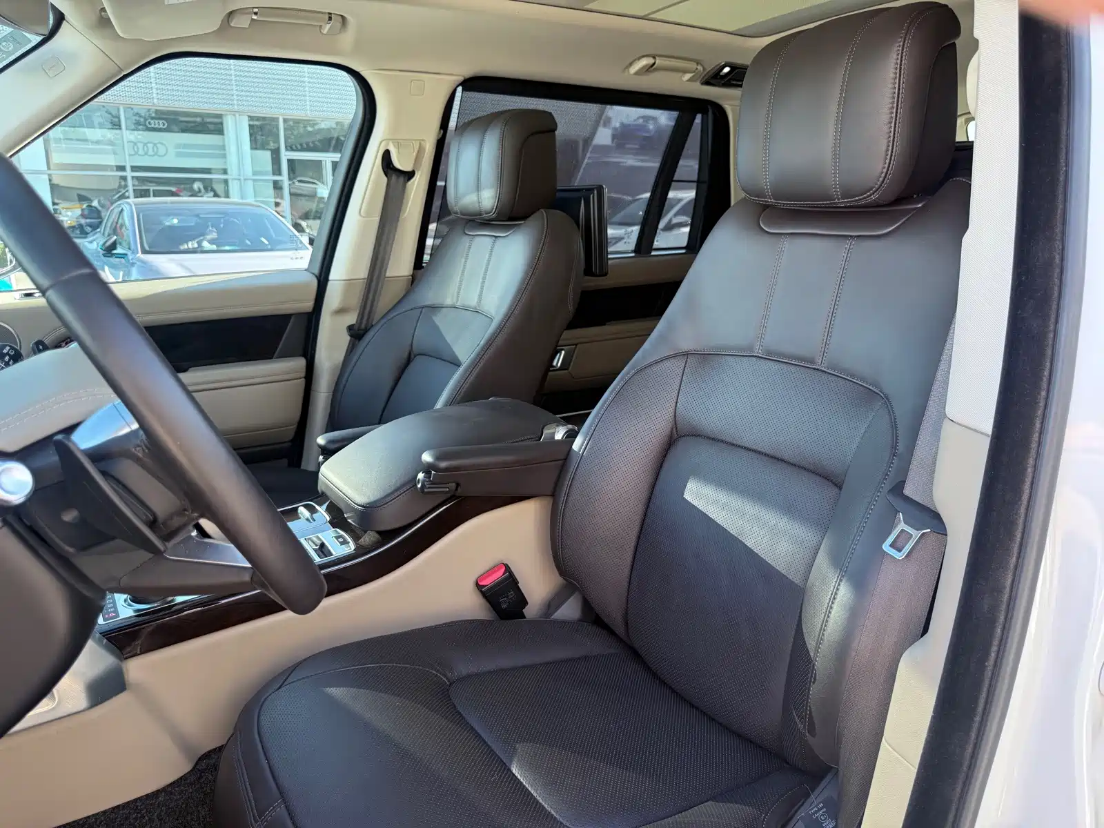 Фото 39 - Land Rover Range Rover