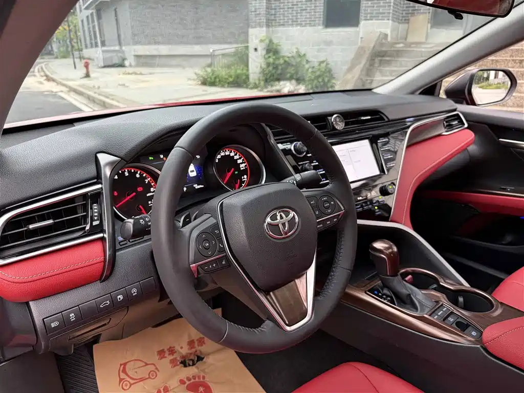 Toyota Camry 2018 2.5S Trend Edition фото 15