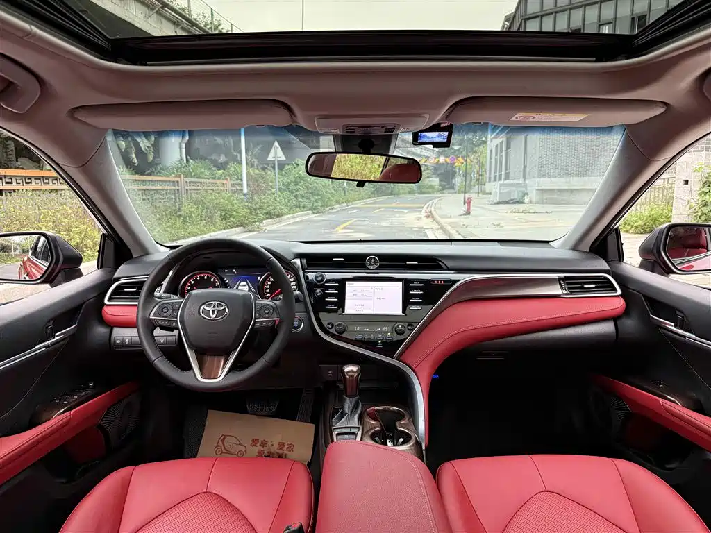 Toyota Camry 2018 2.5S Trend Edition фото 8