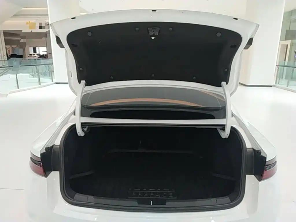 صورة 19 - Geely Preface