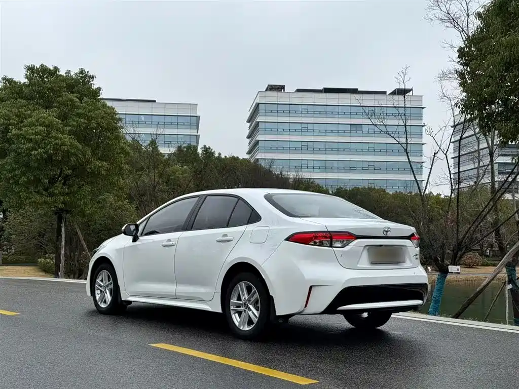 Toyota Levin 2022 185T CVT Luxury Edition фото 25