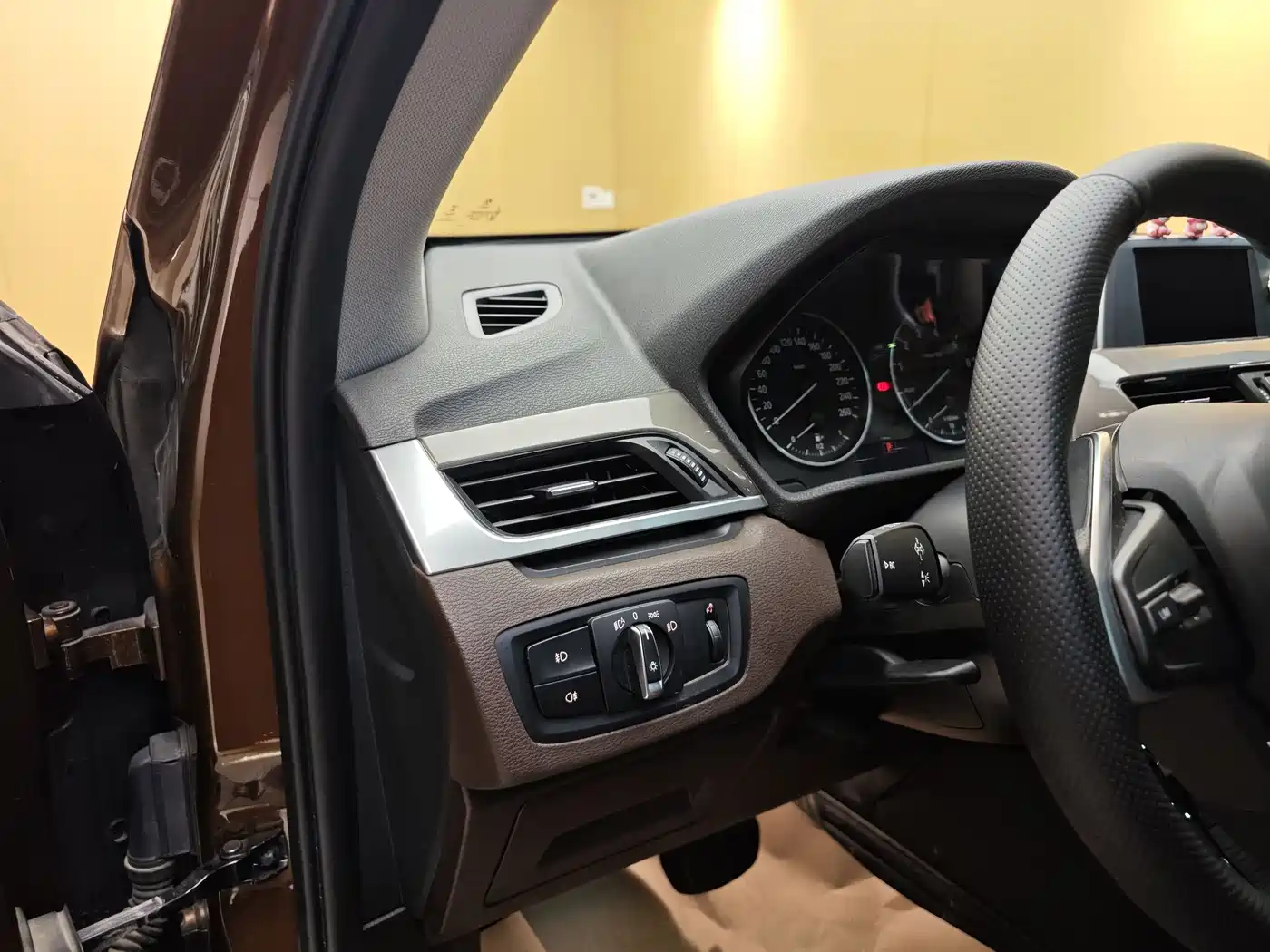 BMW X1 2016 sDrive18Li Luxury Model фото 11