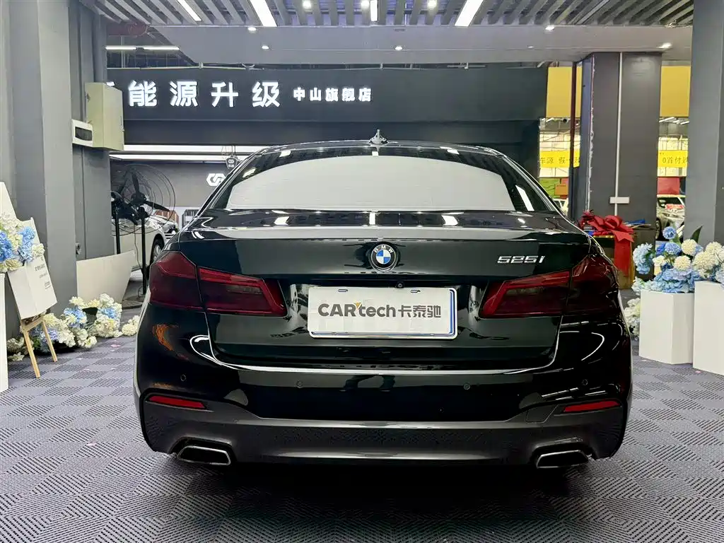 BMW 5 Series (Import) 2018 525i M Sport Package фото 3