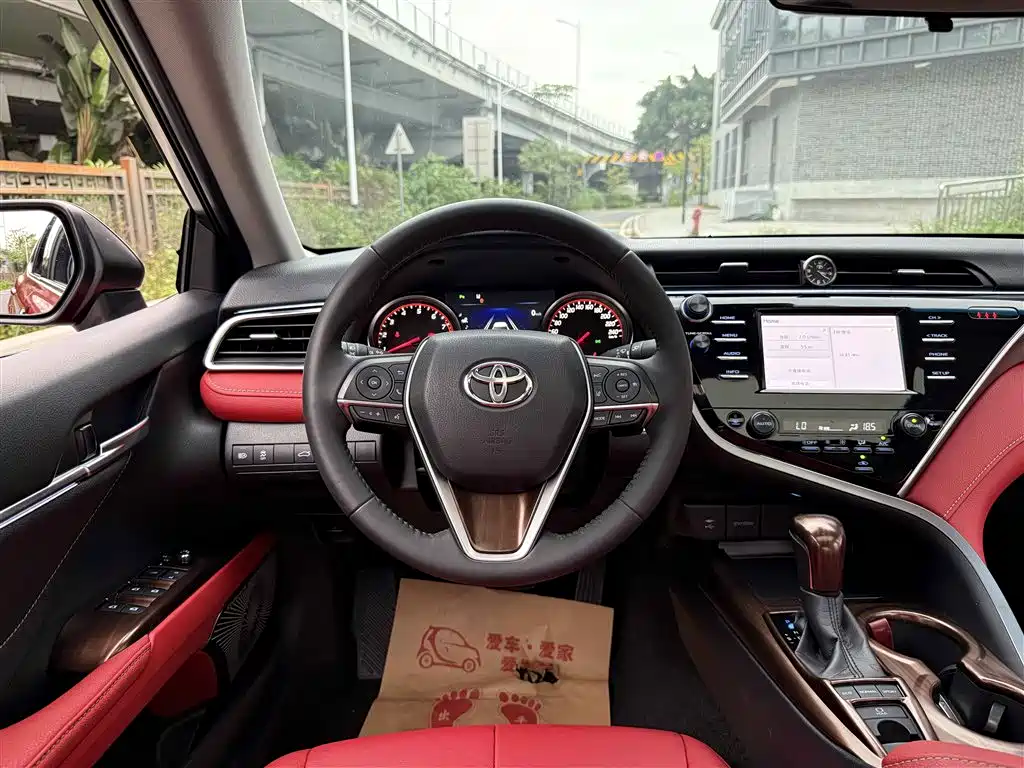 Toyota Camry 2018 2.5S Trend Edition фото 9