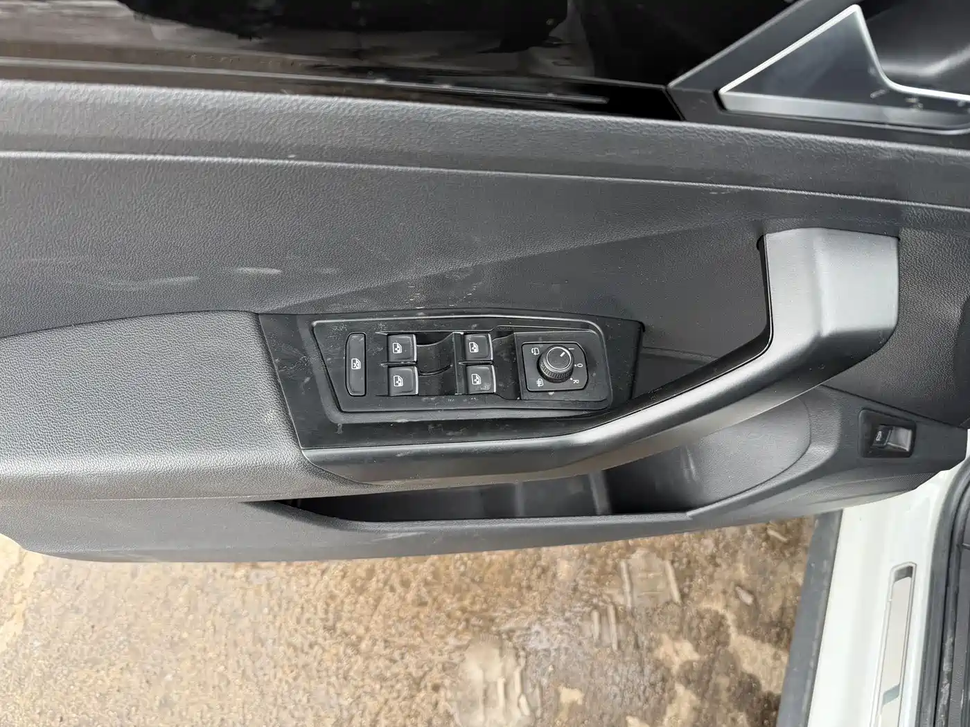 VOLKSWAGEN T ROC EXPLORING SONGS