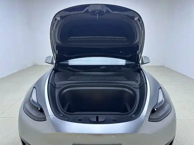 Фото 17 - Tesla Model Y
