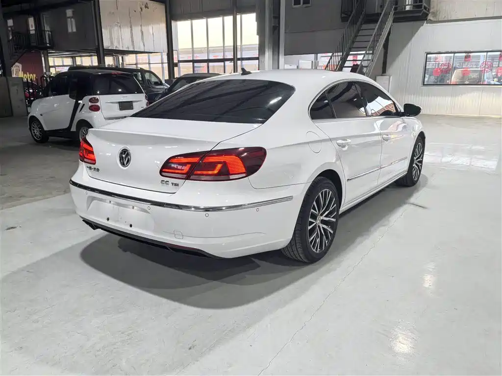 Volkswagen FAW-Volkswagen CC 2016 Model 2.0TSI Ultimate фото 4