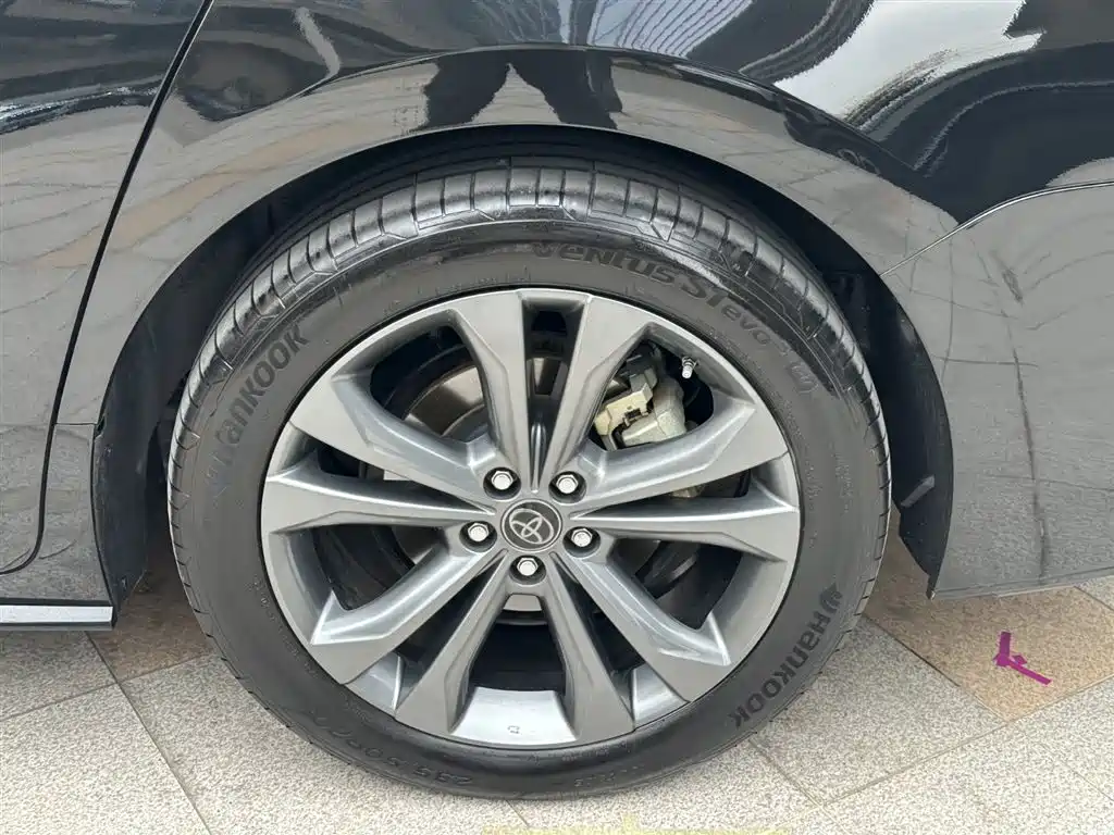Toyota Sienna 2021 2.5L Hybrid Premium Edition фото 19