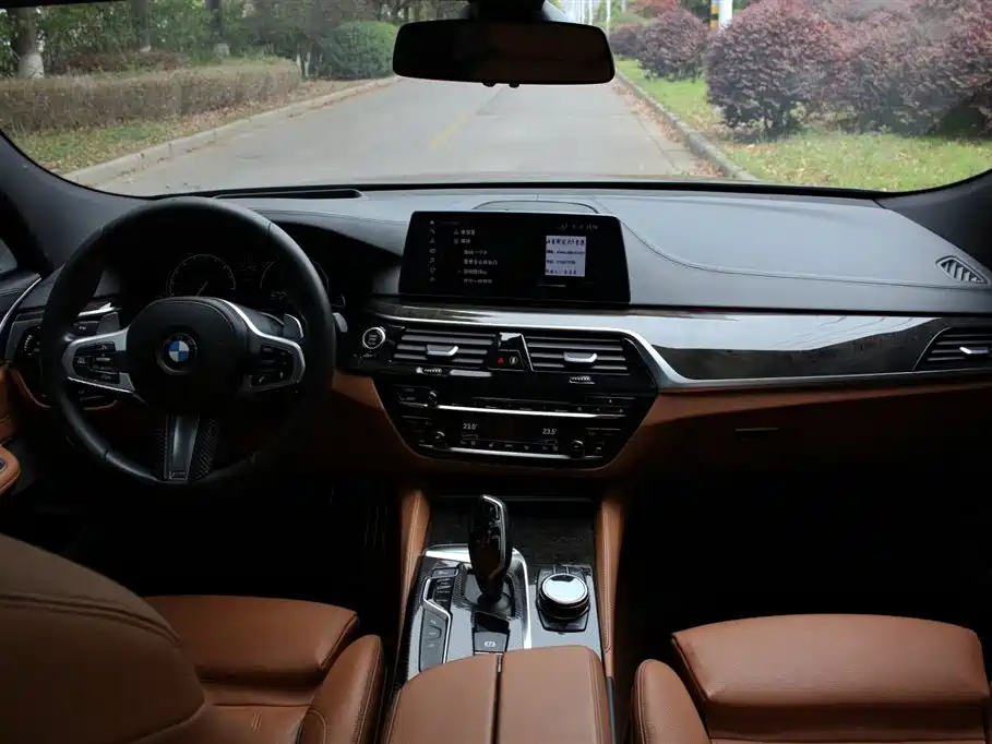 BMW 6 Series GT 2018 630i M Sport Package фото 12
