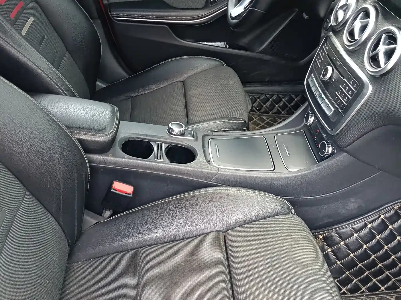 Mercedes-Benz A-Class (Import) 2016 A 200 Dynamic фото 9