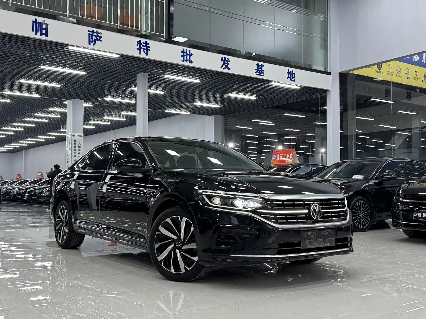 VOLKSWAGEN PASSAT
