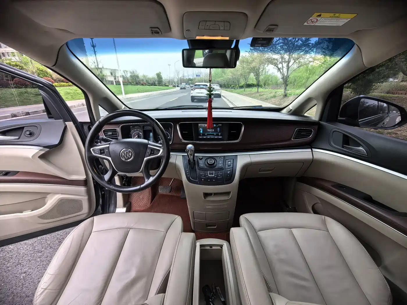 Buick GL8 2018 28T Premium Model China VI фото 8