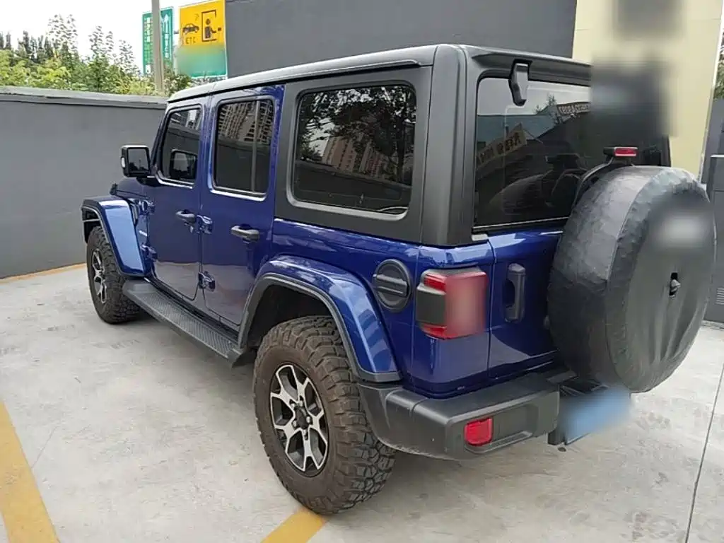 Photo 5 - Jeep Wrangler