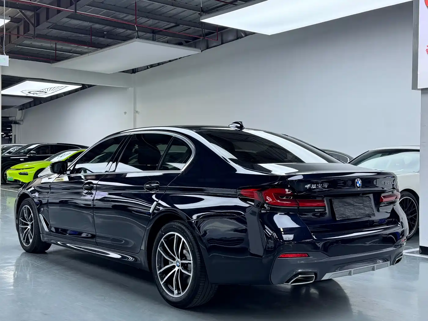 BMW 5 Series 2021 525Li M Sport Package фото 20
