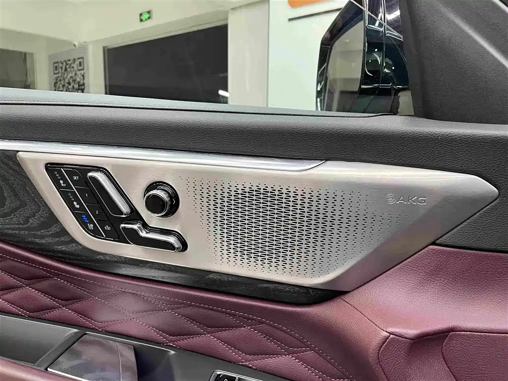 Фото 9 - Cadillac CT6